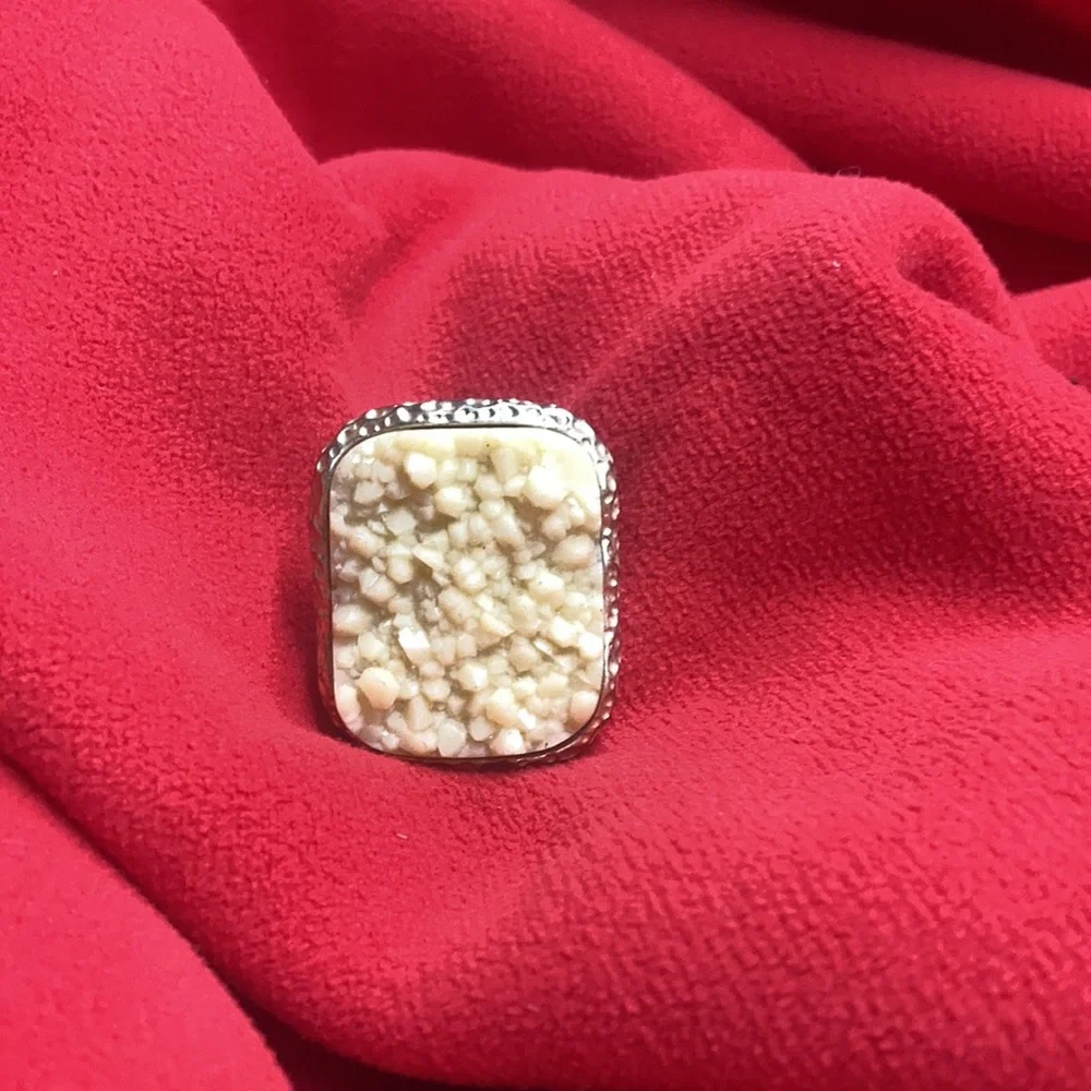 Oversized Ring - Picture 2 of 8